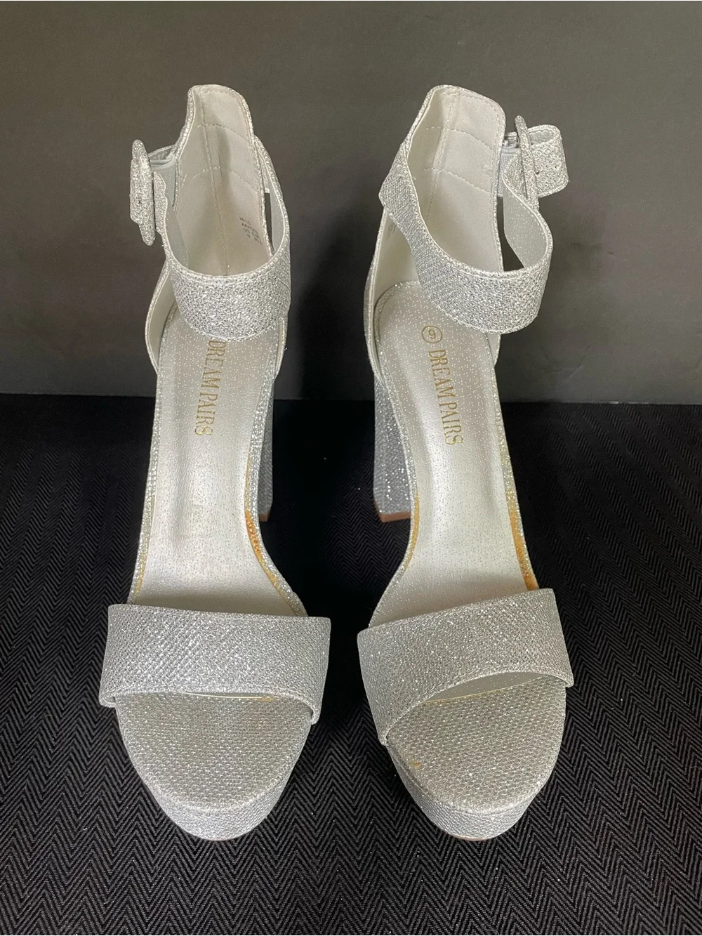 Dream Pairs Silver Glitter Platform Block Heel Sandals size 9